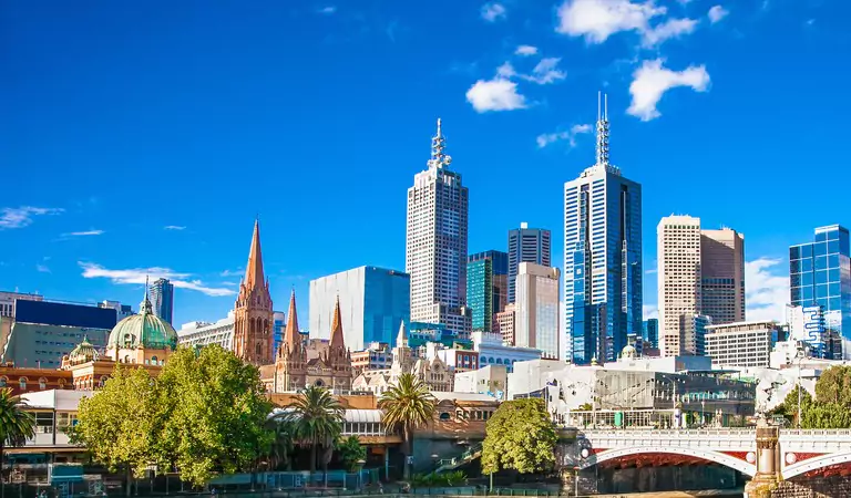 Sunny day view of Melbourne city